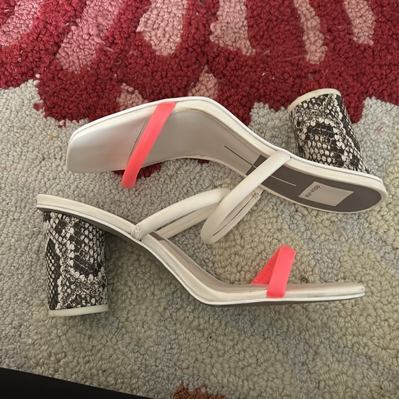 White and hot pink sandals with snakeskin heel - Picture 2 of 2